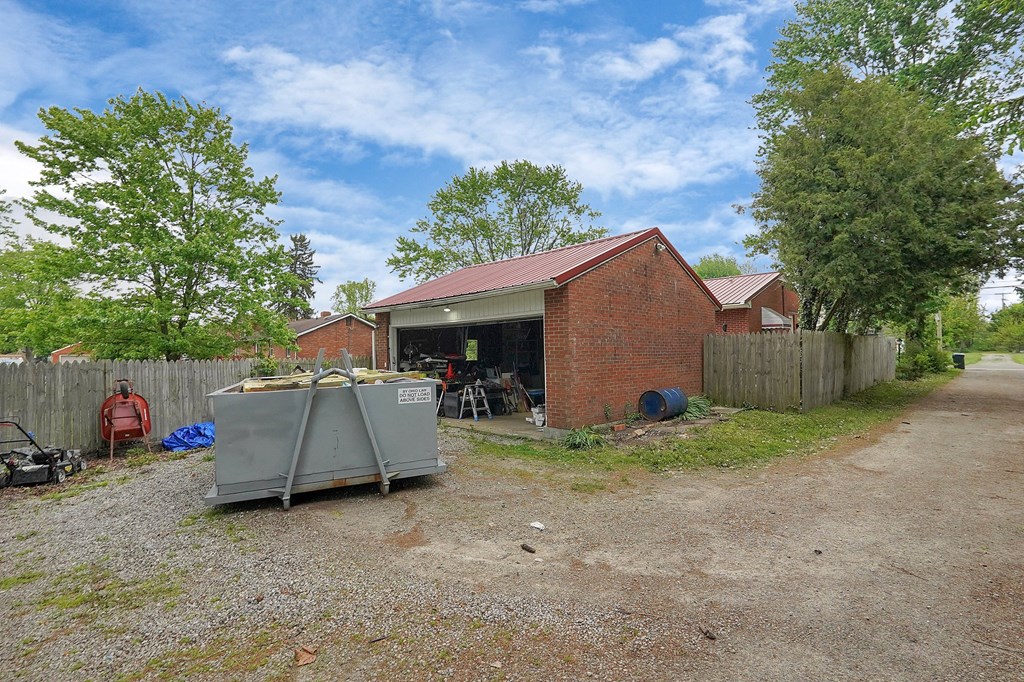 700 N Henry Street, Crestline, Ohio 44827, 3 Bedrooms Bedrooms, ,2 BathroomsBathrooms,Residential,For Sale,Henry Street,9066962