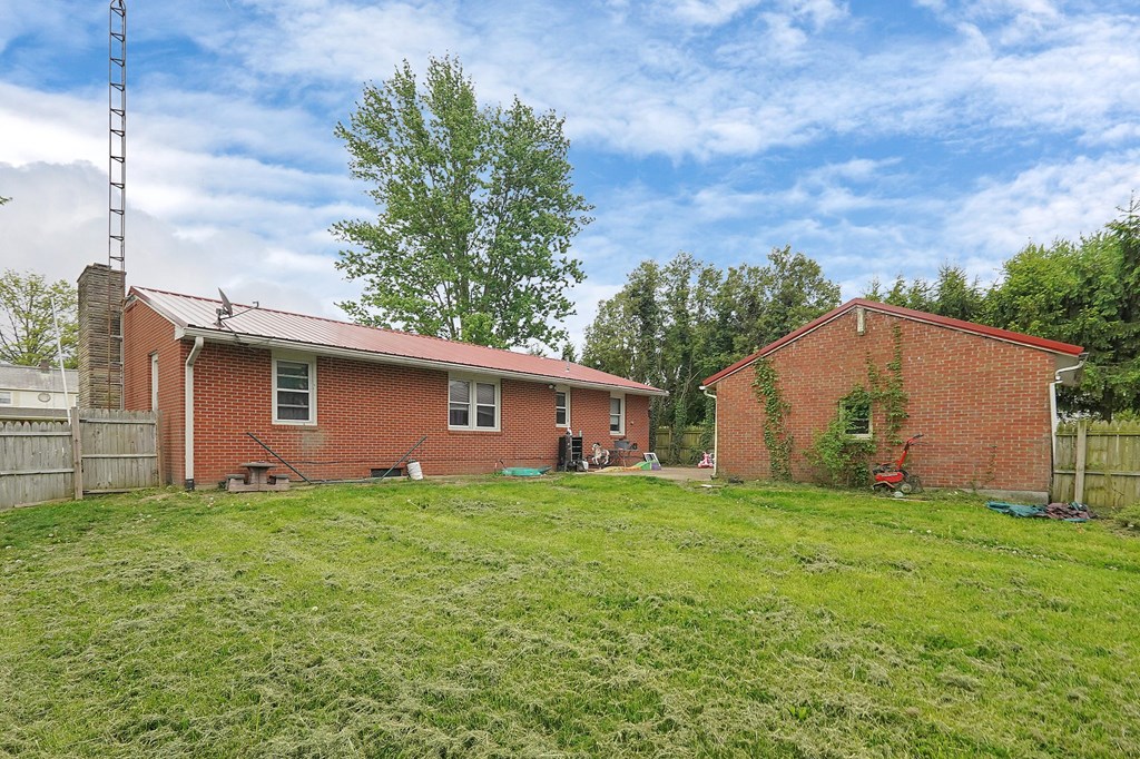 700 N Henry Street, Crestline, Ohio 44827, 3 Bedrooms Bedrooms, ,2 BathroomsBathrooms,Residential,For Sale,Henry Street,9066962
