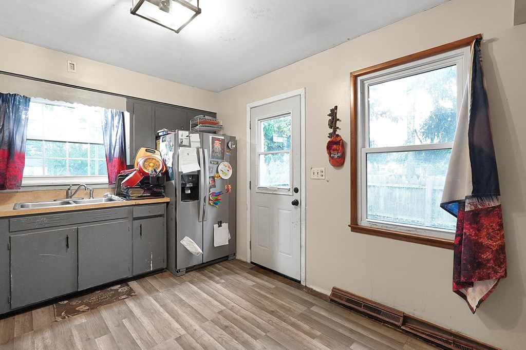 700 N Henry Street, Crestline, Ohio 44827, 3 Bedrooms Bedrooms, ,2 BathroomsBathrooms,Residential,For Sale,Henry Street,9066962