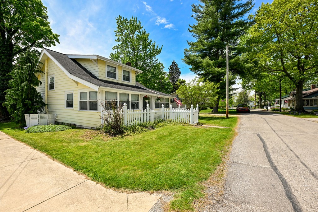 50 Bungalow Bay Blvd, Chippewa Lake, Ohio 44215, 2 Bedrooms Bedrooms, ,2 BathroomsBathrooms,Residential,For Sale,Bungalow Bay Blvd,9067005