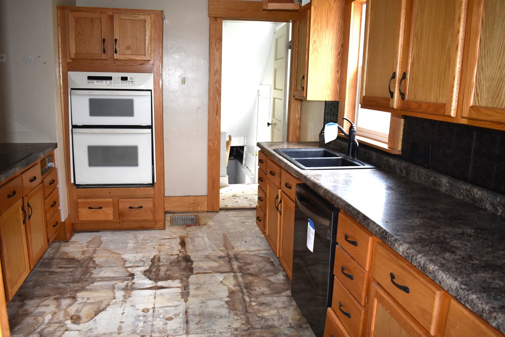 203 Taylor Street, Fredericktown, Ohio 43019, 4 Bedrooms Bedrooms, ,2 BathroomsBathrooms,Residential,For Sale,Taylor Street,9067060