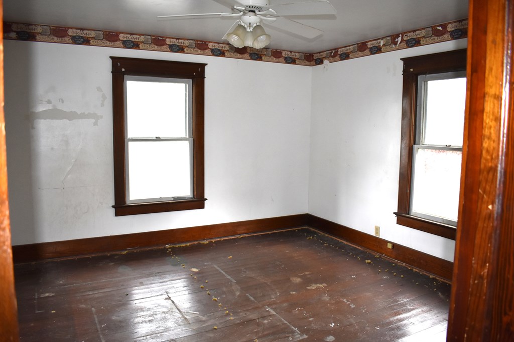 203 Taylor Street, Fredericktown, Ohio 43019, 4 Bedrooms Bedrooms, ,2 BathroomsBathrooms,Residential,For Sale,Taylor Street,9067060