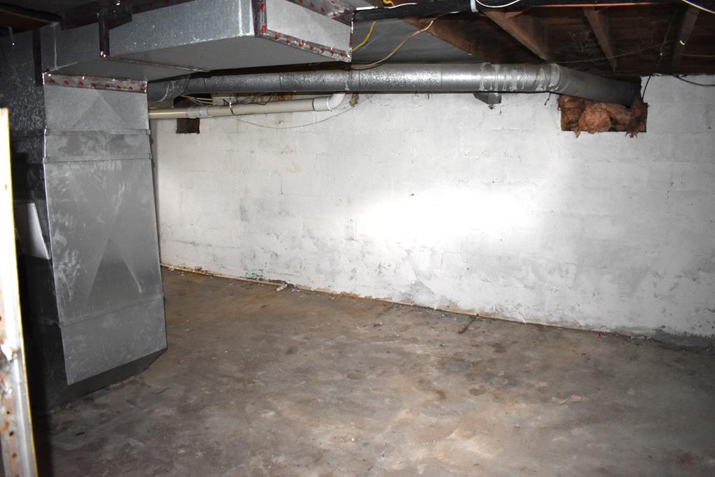 203 Taylor Street, Fredericktown, Ohio 43019, 4 Bedrooms Bedrooms, ,2 BathroomsBathrooms,Residential,For Sale,Taylor Street,9067060