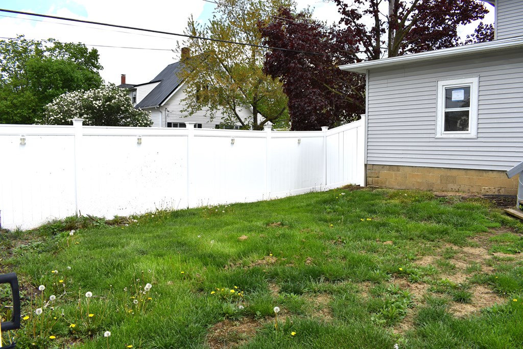 203 Taylor Street, Fredericktown, Ohio 43019, 4 Bedrooms Bedrooms, ,2 BathroomsBathrooms,Residential,For Sale,Taylor Street,9067060