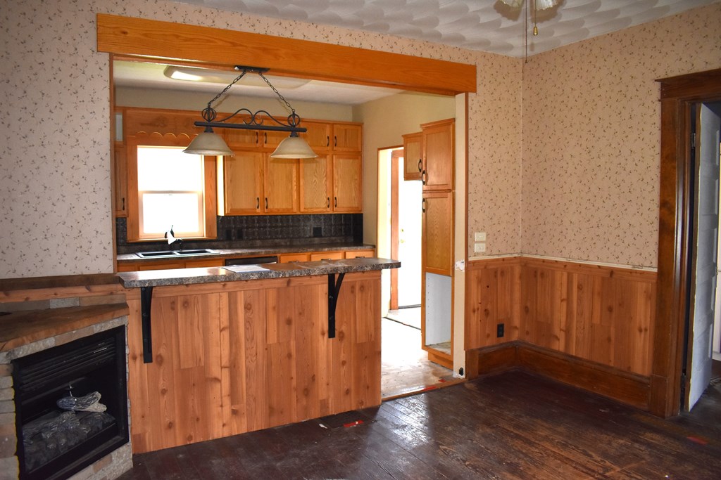 203 Taylor Street, Fredericktown, Ohio 43019, 4 Bedrooms Bedrooms, ,2 BathroomsBathrooms,Residential,For Sale,Taylor Street,9067060