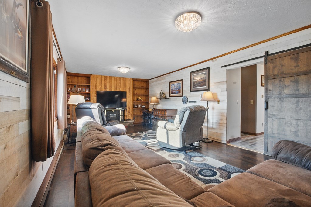 809 S Lexington Springmill Rd, Mansfield, Ohio 44906, 3 Bedrooms Bedrooms, ,2 BathroomsBathrooms,Residential,For Sale,Lexington Springmill Rd,9067061