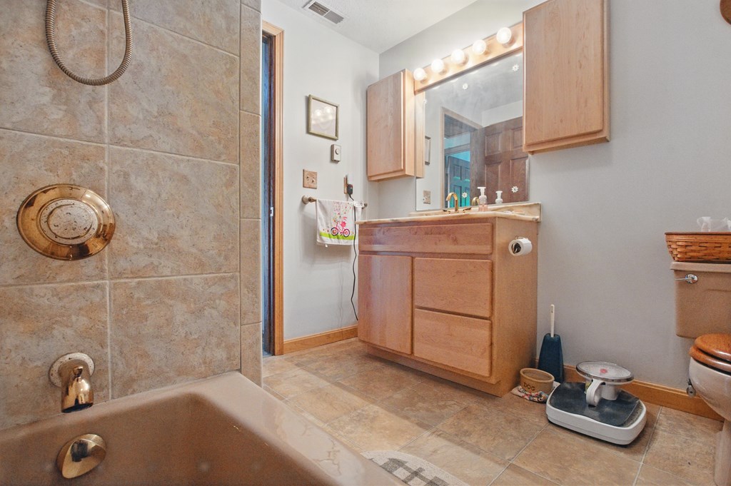 809 S Lexington Springmill Rd, Mansfield, Ohio 44906, 3 Bedrooms Bedrooms, ,2 BathroomsBathrooms,Residential,For Sale,Lexington Springmill Rd,9067061