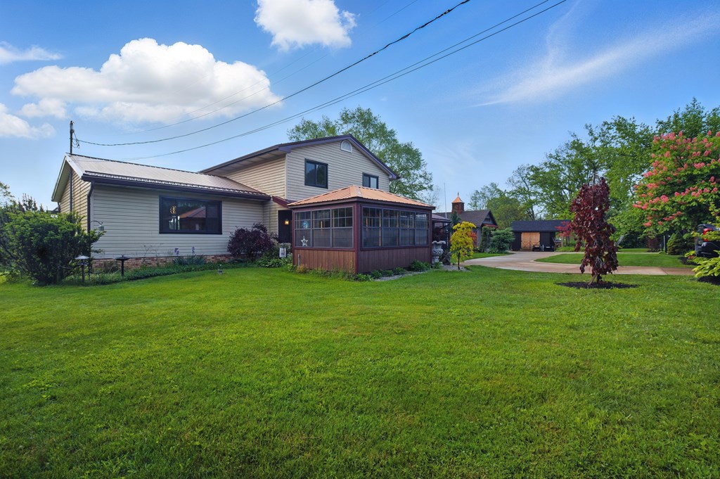 809 S Lexington Springmill Rd, Mansfield, Ohio 44906, 3 Bedrooms Bedrooms, ,2 BathroomsBathrooms,Residential,For Sale,Lexington Springmill Rd,9067061