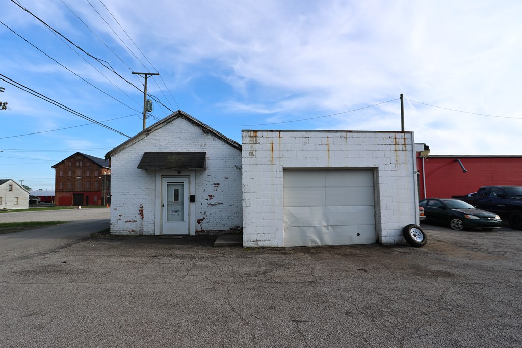 322 N Sandusky Avenue, Bucyrus, Ohio 44820, ,Commercial Sale,For Sale,Sandusky Avenue,9067064