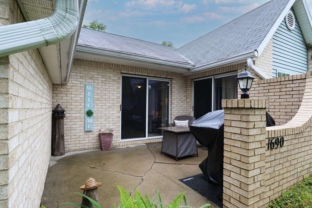 1690 Riva Ridge Drive, Mansfield, Ohio 44904, 2 Bedrooms Bedrooms, ,2 BathroomsBathrooms,Residential,For Sale,Riva Ridge Drive,9067073