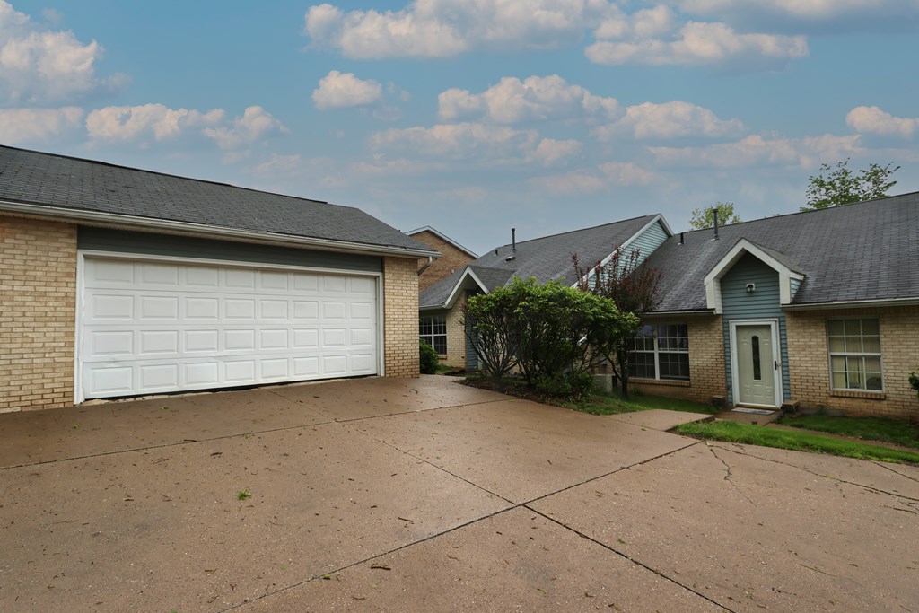 1690 Riva Ridge Drive, Mansfield, Ohio 44904, 2 Bedrooms Bedrooms, ,2 BathroomsBathrooms,Residential,For Sale,Riva Ridge Drive,9067073
