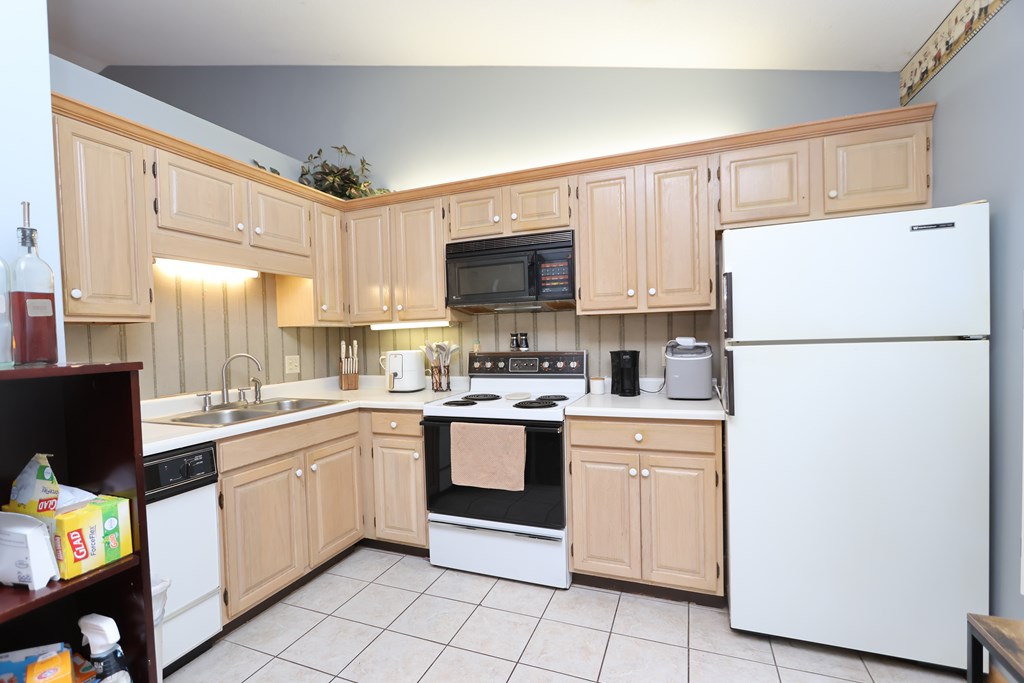1690 Riva Ridge Drive, Mansfield, Ohio 44904, 2 Bedrooms Bedrooms, ,2 BathroomsBathrooms,Residential,For Sale,Riva Ridge Drive,9067073