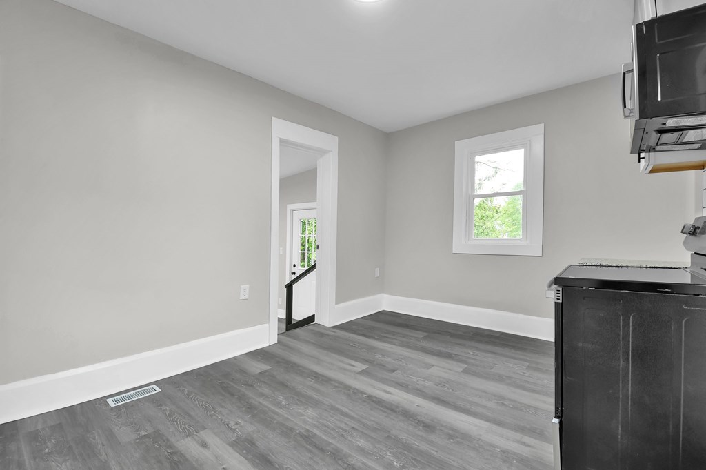 44 W 4th Street, Fredericktown, Ohio 43019, 4 Bedrooms Bedrooms, ,2 BathroomsBathrooms,Residential,For Sale,4th Street,9067079