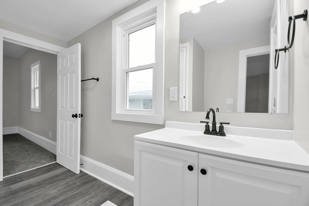 44 W 4th Street, Fredericktown, Ohio 43019, 4 Bedrooms Bedrooms, ,2 BathroomsBathrooms,Residential,For Sale,4th Street,9067079