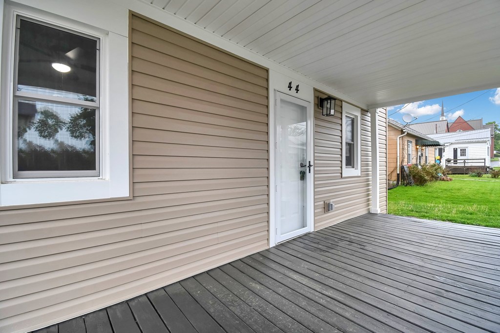44 W 4th Street, Fredericktown, Ohio 43019, 4 Bedrooms Bedrooms, ,2 BathroomsBathrooms,Residential,For Sale,4th Street,9067079