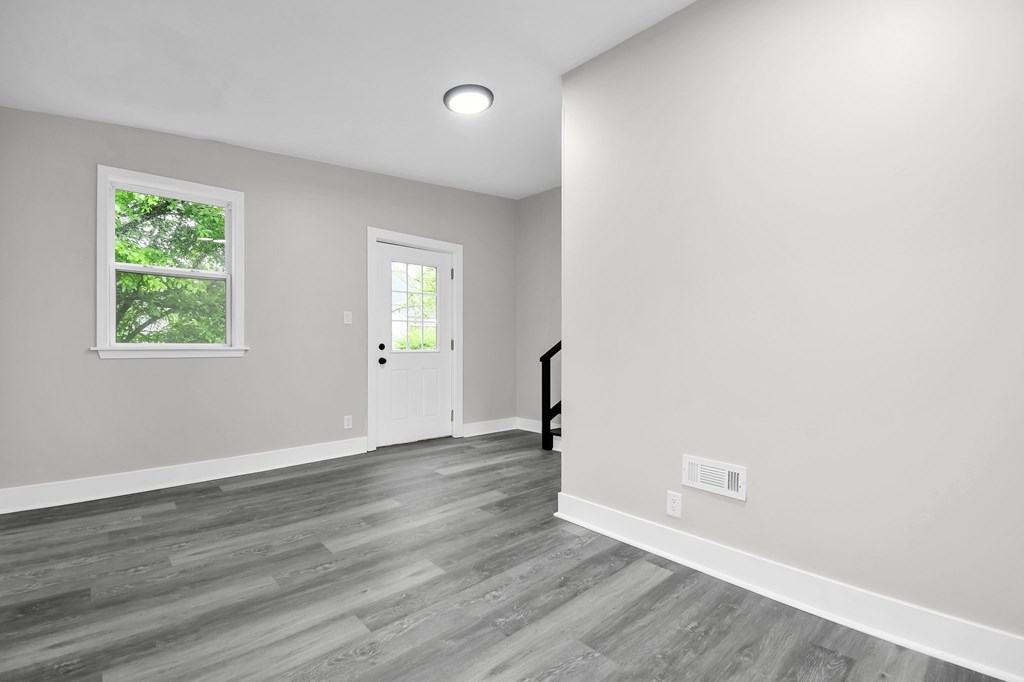 44 W 4th Street, Fredericktown, Ohio 43019, 4 Bedrooms Bedrooms, ,2 BathroomsBathrooms,Residential,For Sale,4th Street,9067079