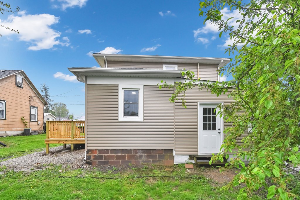 44 W 4th Street, Fredericktown, Ohio 43019, 4 Bedrooms Bedrooms, ,2 BathroomsBathrooms,Residential,For Sale,4th Street,9067079