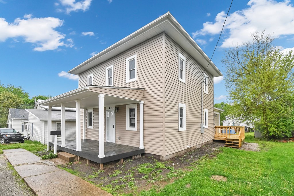44 W 4th Street, Fredericktown, Ohio 43019, 4 Bedrooms Bedrooms, ,2 BathroomsBathrooms,Residential,For Sale,4th Street,9067079