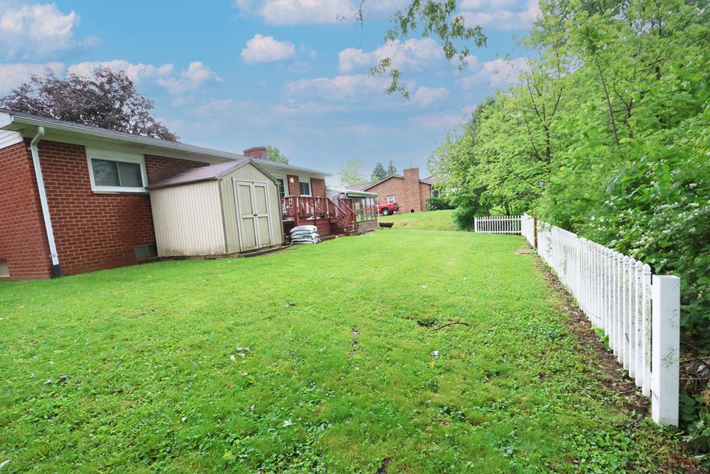 33 Sunset Drive, Shelby, Ohio 44875, 2 Bedrooms Bedrooms, ,1 BathroomBathrooms,Residential,For Sale,Sunset Drive,9067091