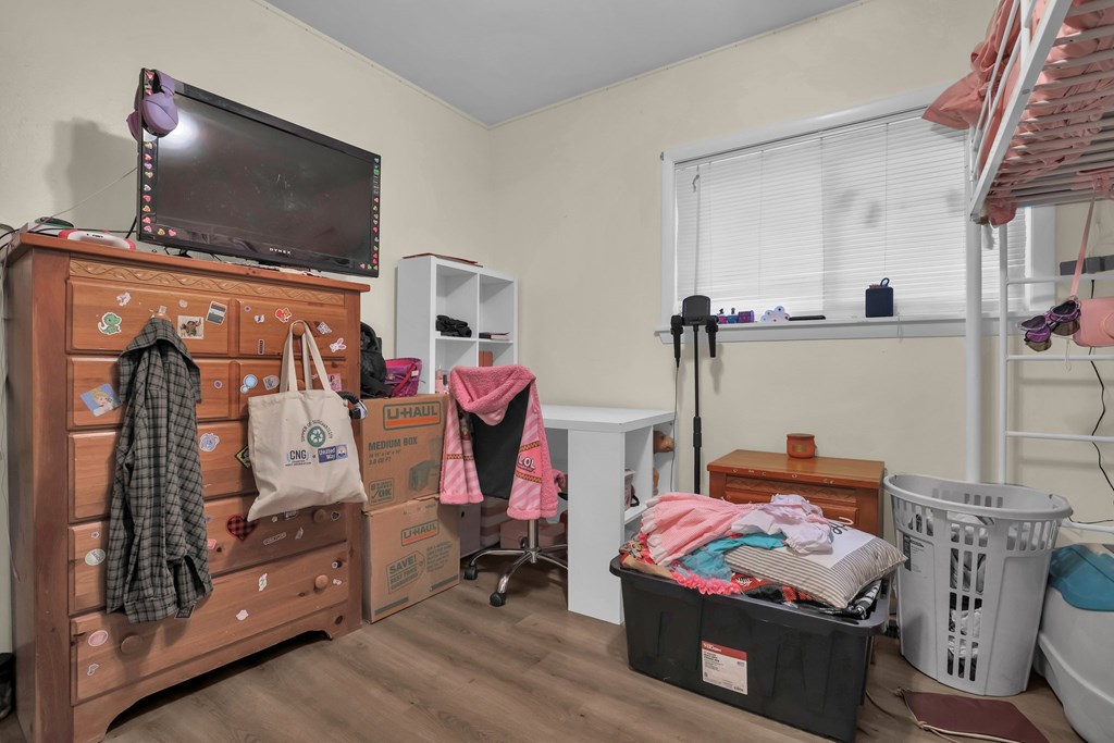 33 Sunset Drive, Shelby, Ohio 44875, 2 Bedrooms Bedrooms, ,1 BathroomBathrooms,Residential,For Sale,Sunset Drive,9067091