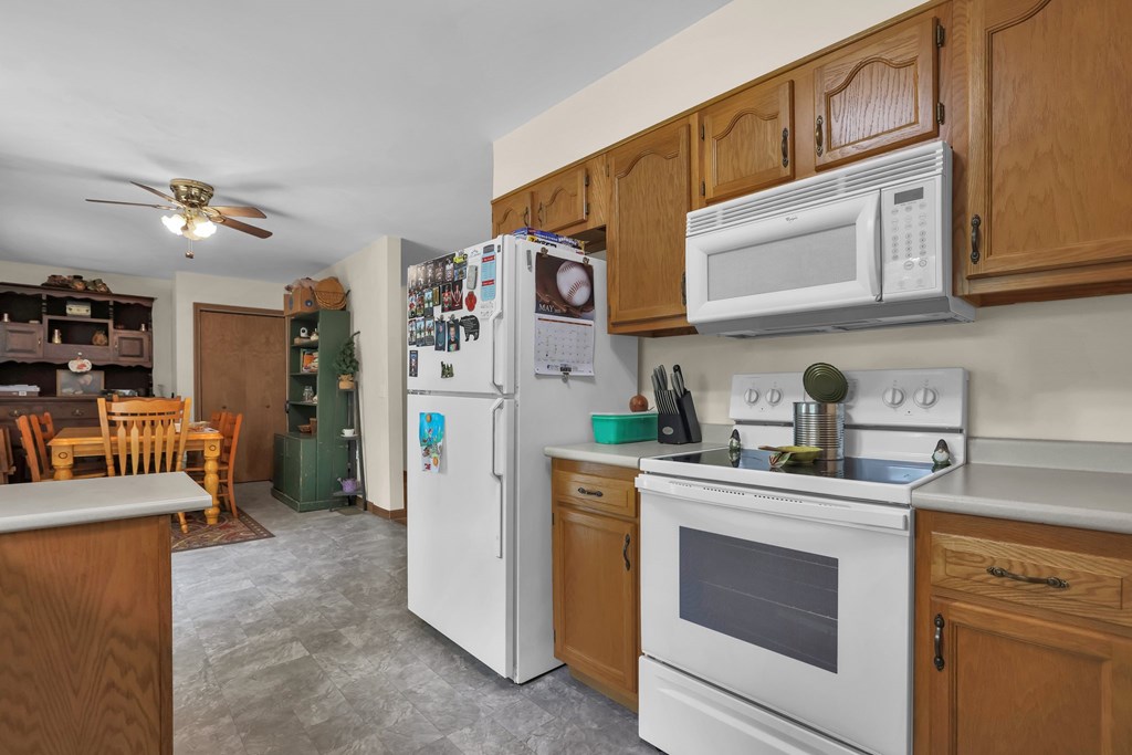 33 Sunset Drive, Shelby, Ohio 44875, 2 Bedrooms Bedrooms, ,1 BathroomBathrooms,Residential,For Sale,Sunset Drive,9067091
