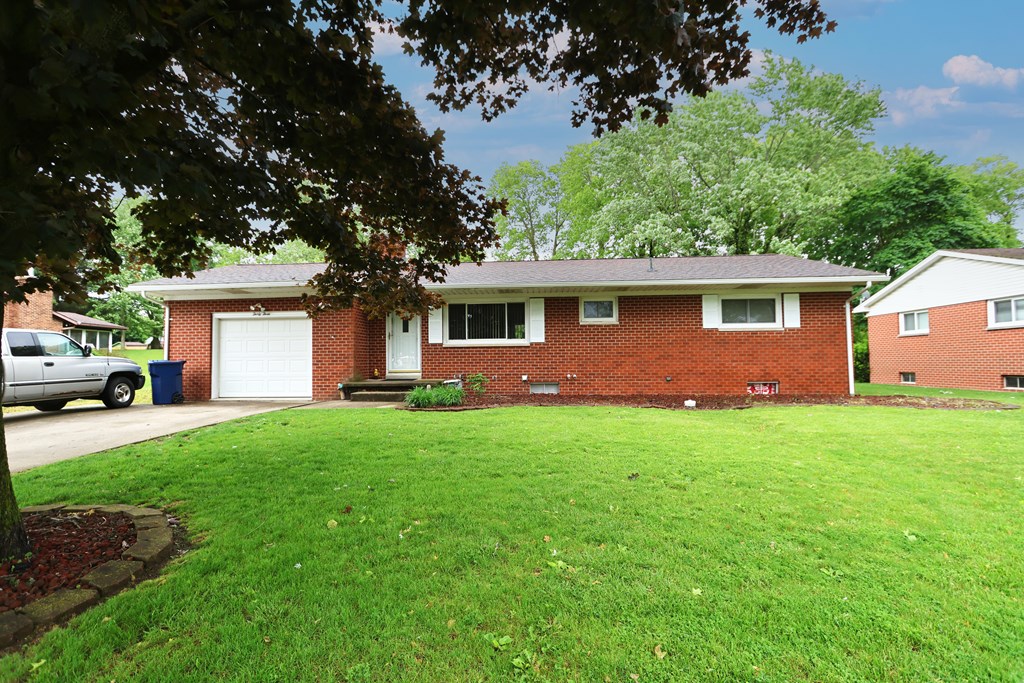 33 Sunset Drive, Shelby, Ohio 44875, 2 Bedrooms Bedrooms, ,1 BathroomBathrooms,Residential,For Sale,Sunset Drive,9067091