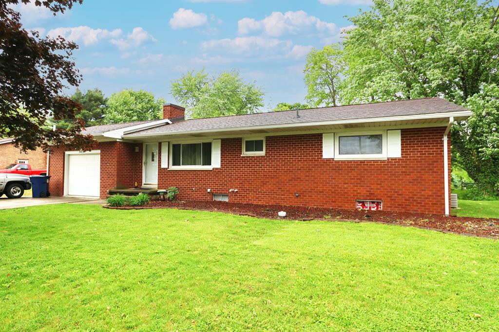 33 Sunset Drive, Shelby, Ohio 44875, 2 Bedrooms Bedrooms, ,1 BathroomBathrooms,Residential,For Sale,Sunset Drive,9067091