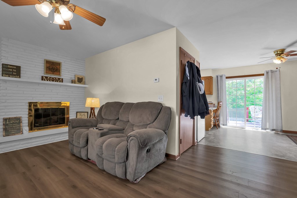 33 Sunset Drive, Shelby, Ohio 44875, 2 Bedrooms Bedrooms, ,1 BathroomBathrooms,Residential,For Sale,Sunset Drive,9067091