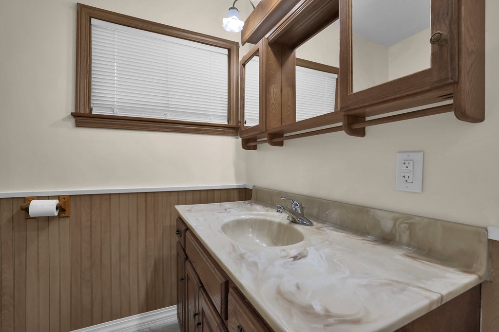 33 Sunset Drive, Shelby, Ohio 44875, 2 Bedrooms Bedrooms, ,1 BathroomBathrooms,Residential,For Sale,Sunset Drive,9067091