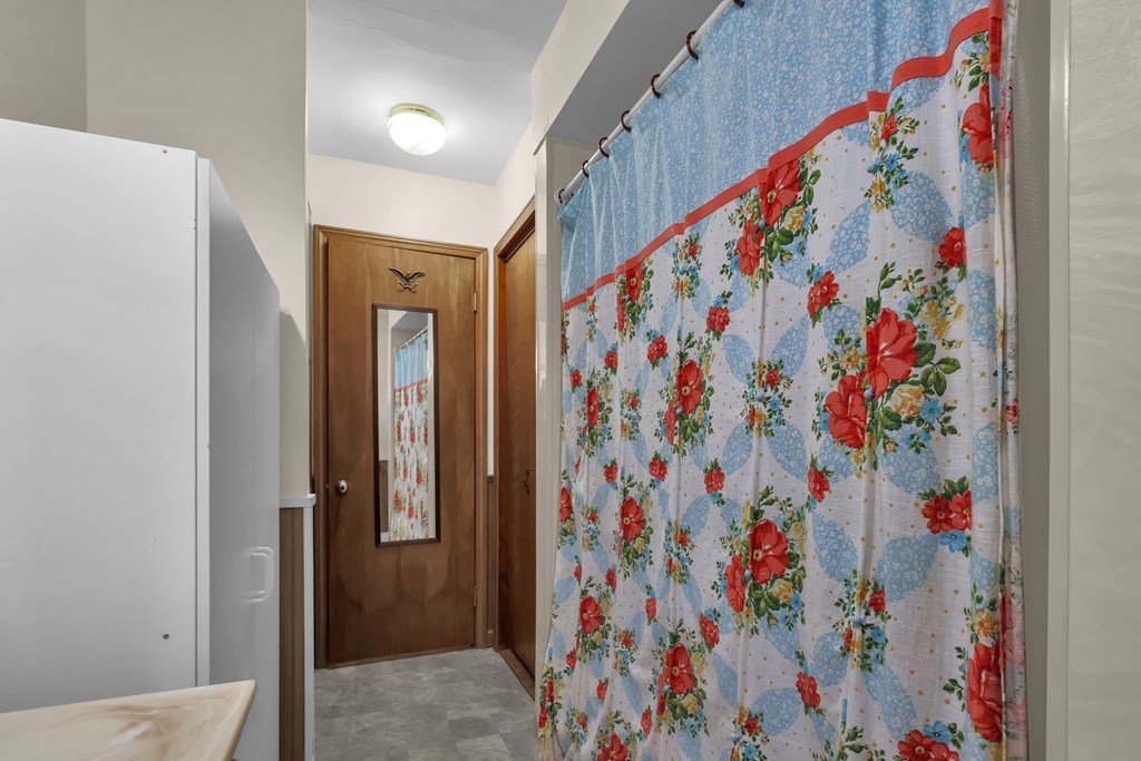 33 Sunset Drive, Shelby, Ohio 44875, 2 Bedrooms Bedrooms, ,1 BathroomBathrooms,Residential,For Sale,Sunset Drive,9067091