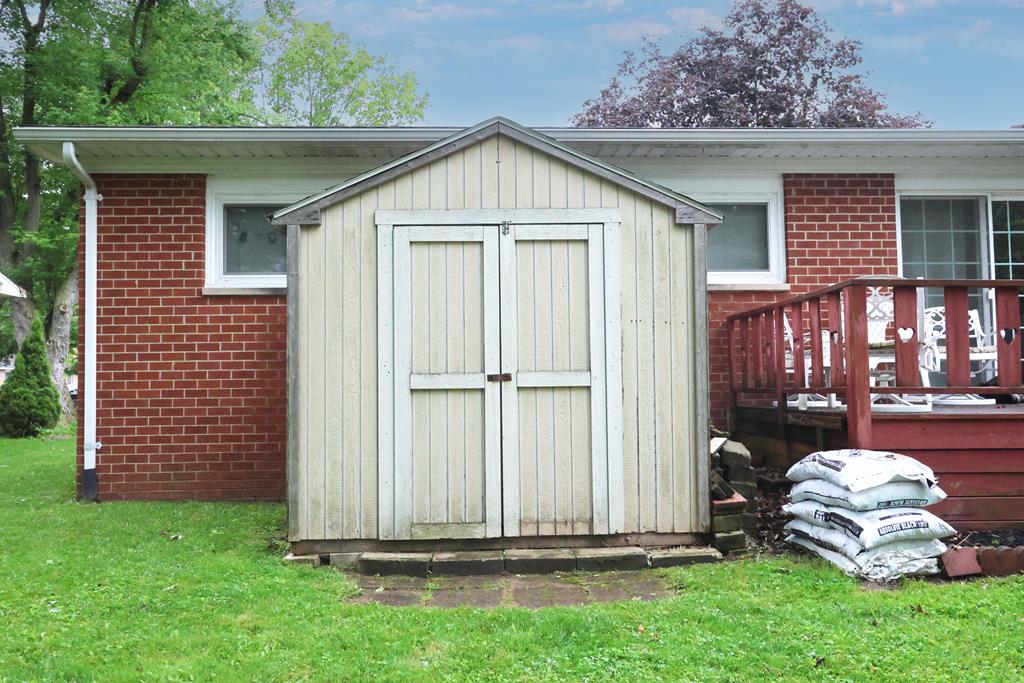 33 Sunset Drive, Shelby, Ohio 44875, 2 Bedrooms Bedrooms, ,1 BathroomBathrooms,Residential,For Sale,Sunset Drive,9067091