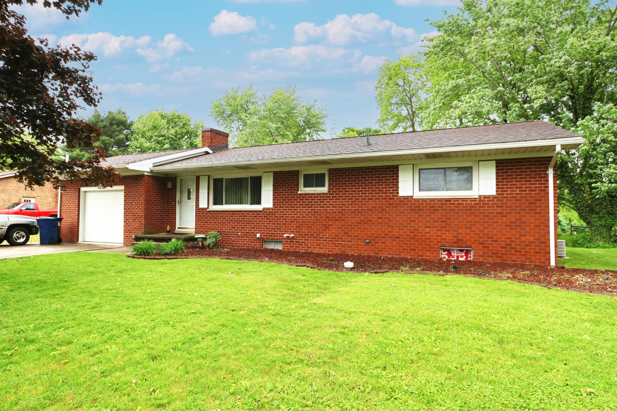 33 Sunset Drive, Shelby, Ohio 44875, 2 Bedrooms Bedrooms, ,1 BathroomBathrooms,Residential,For Sale,Sunset Drive,9067091