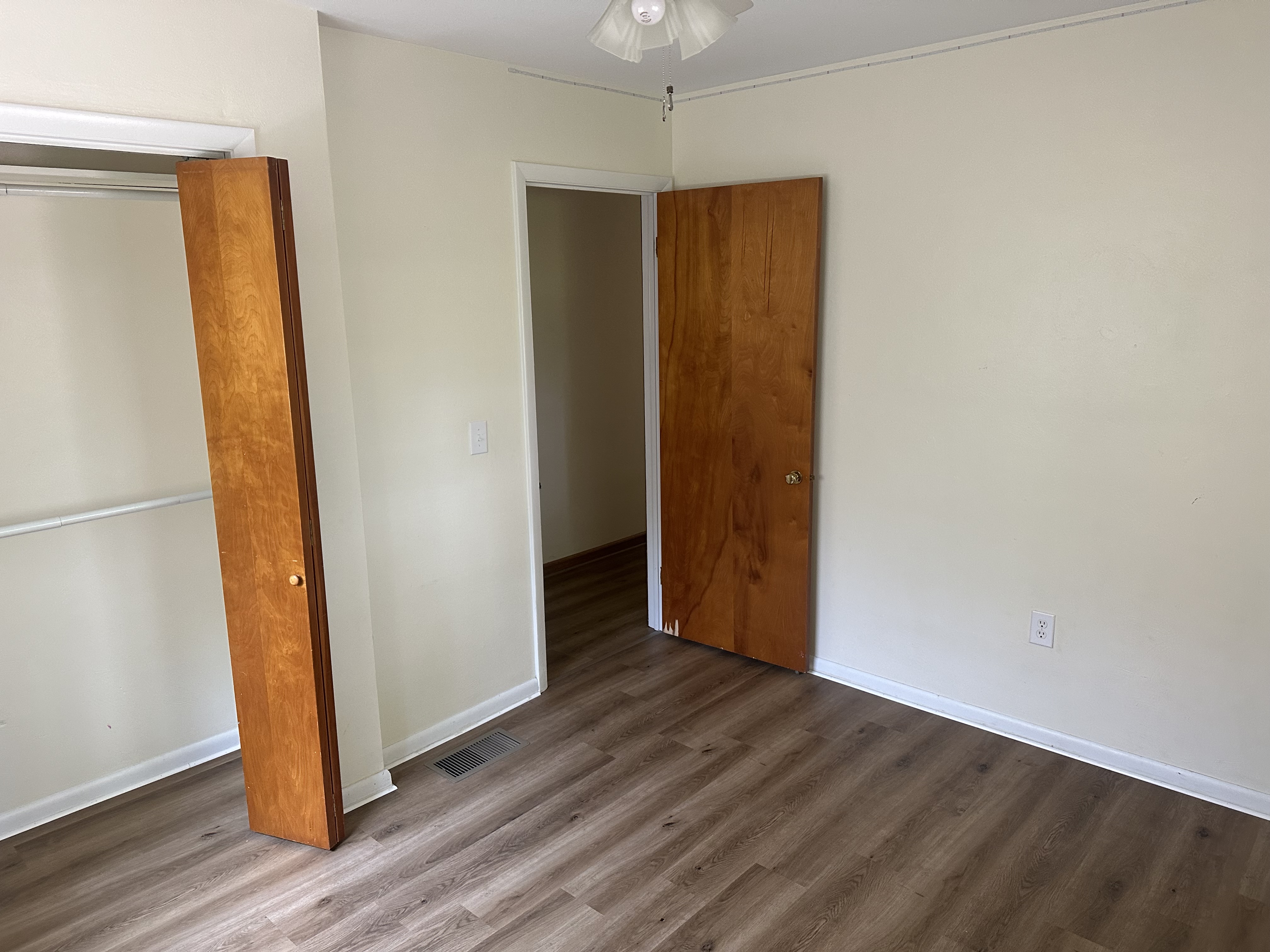 33 Sunset Drive, Shelby, Ohio 44875, 2 Bedrooms Bedrooms, ,1 BathroomBathrooms,Residential,For Sale,Sunset Drive,9067091
