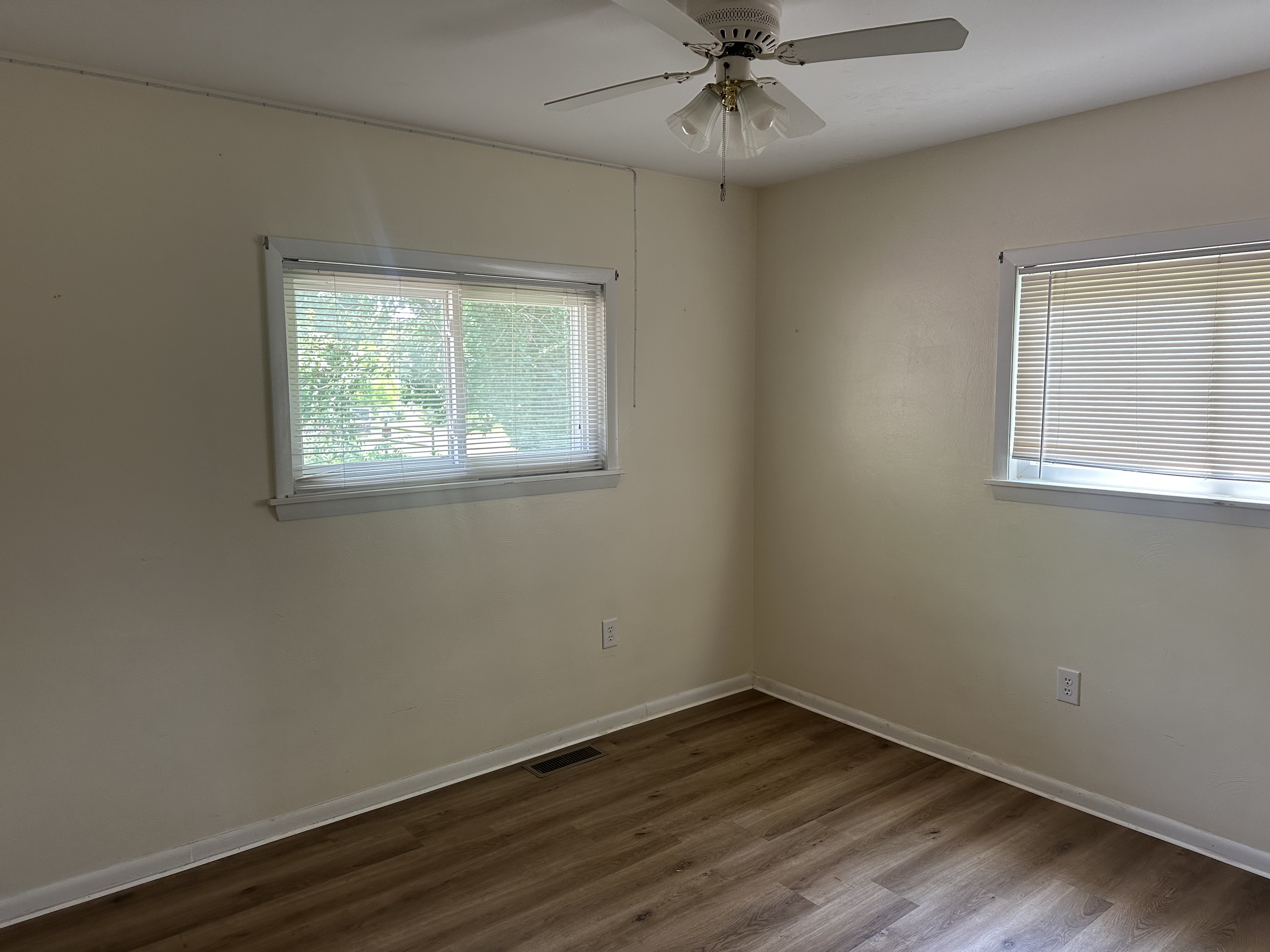 33 Sunset Drive, Shelby, Ohio 44875, 2 Bedrooms Bedrooms, ,1 BathroomBathrooms,Residential,For Sale,Sunset Drive,9067091