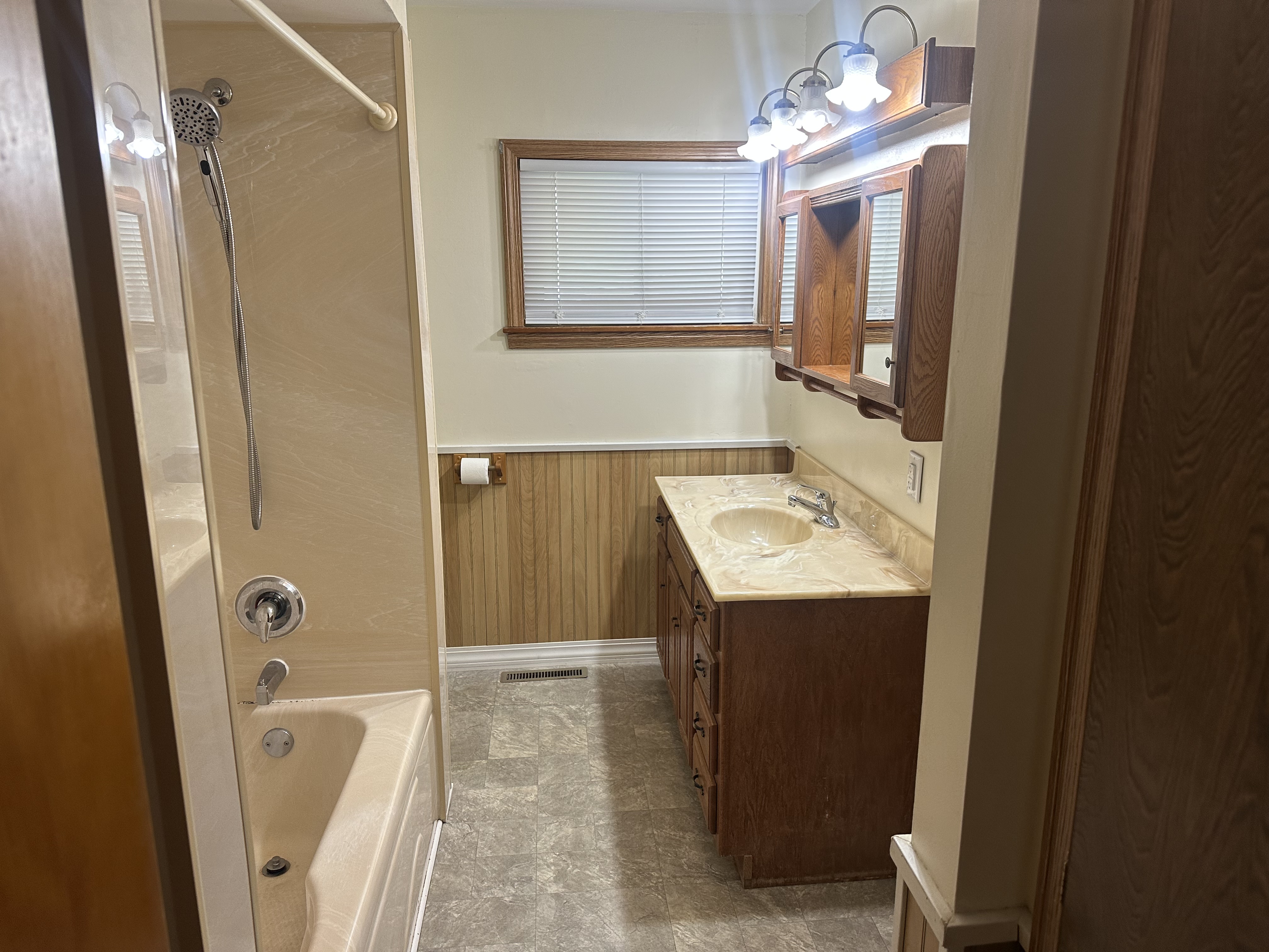 33 Sunset Drive, Shelby, Ohio 44875, 2 Bedrooms Bedrooms, ,1 BathroomBathrooms,Residential,For Sale,Sunset Drive,9067091