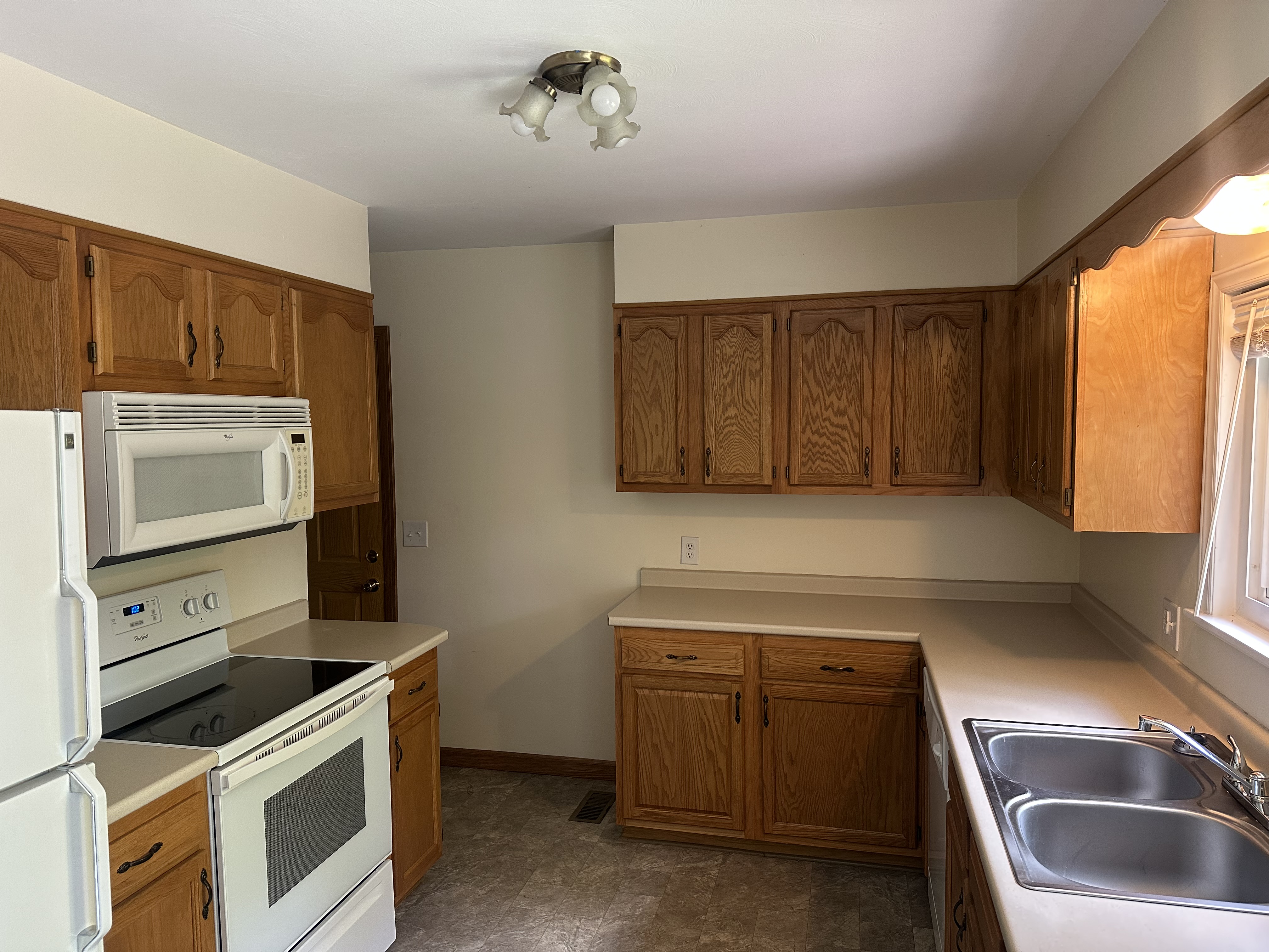 33 Sunset Drive, Shelby, Ohio 44875, 2 Bedrooms Bedrooms, ,1 BathroomBathrooms,Residential,For Sale,Sunset Drive,9067091