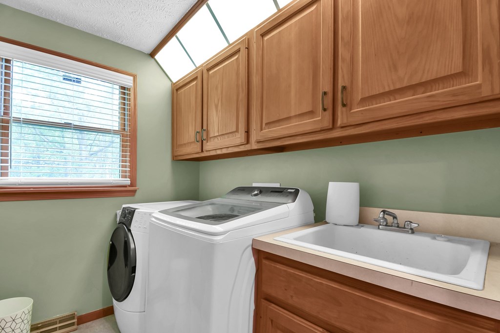 567 Heidi Lane, Mansfield, Ohio 44904, 4 Bedrooms Bedrooms, ,2 BathroomsBathrooms,Residential,For Sale,Heidi Lane,9067103
