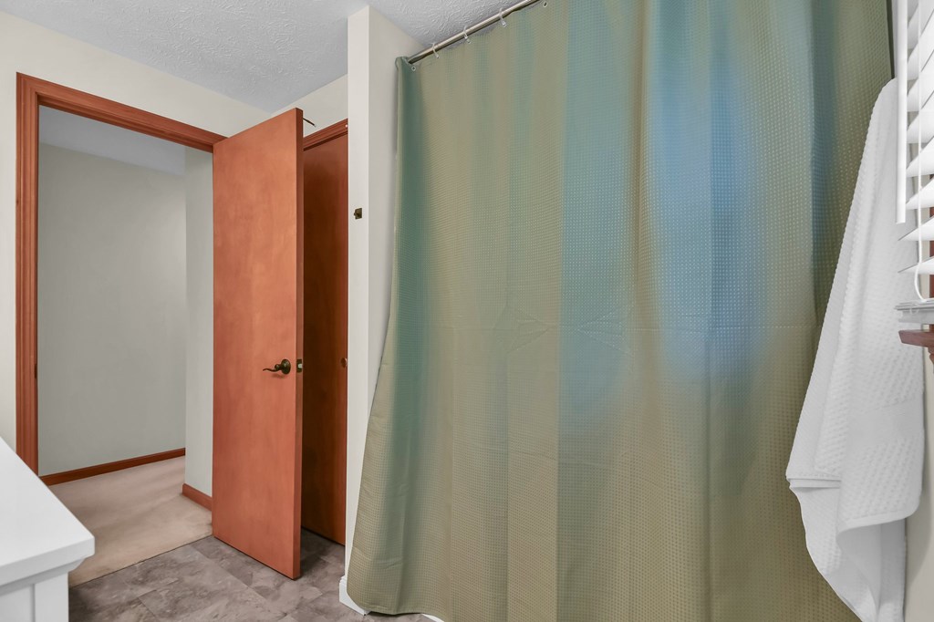 567 Heidi Lane, Mansfield, Ohio 44904, 4 Bedrooms Bedrooms, ,2 BathroomsBathrooms,Residential,For Sale,Heidi Lane,9067103