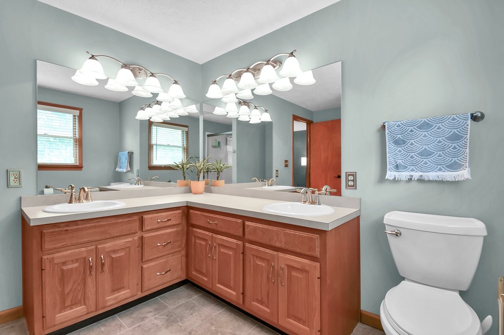 567 Heidi Lane, Mansfield, Ohio 44904, 4 Bedrooms Bedrooms, ,2 BathroomsBathrooms,Residential,For Sale,Heidi Lane,9067103