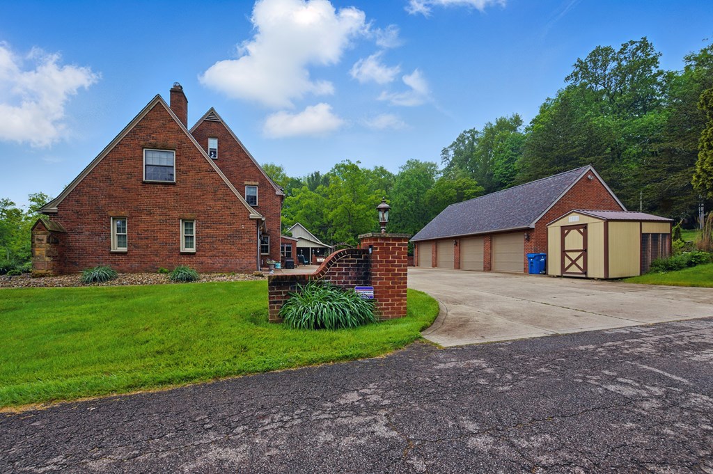 2000 State Route 42, Mansfield, Ohio 44907, 4 Bedrooms Bedrooms, ,4 BathroomsBathrooms,Residential,For Sale,State Route 42,9067137