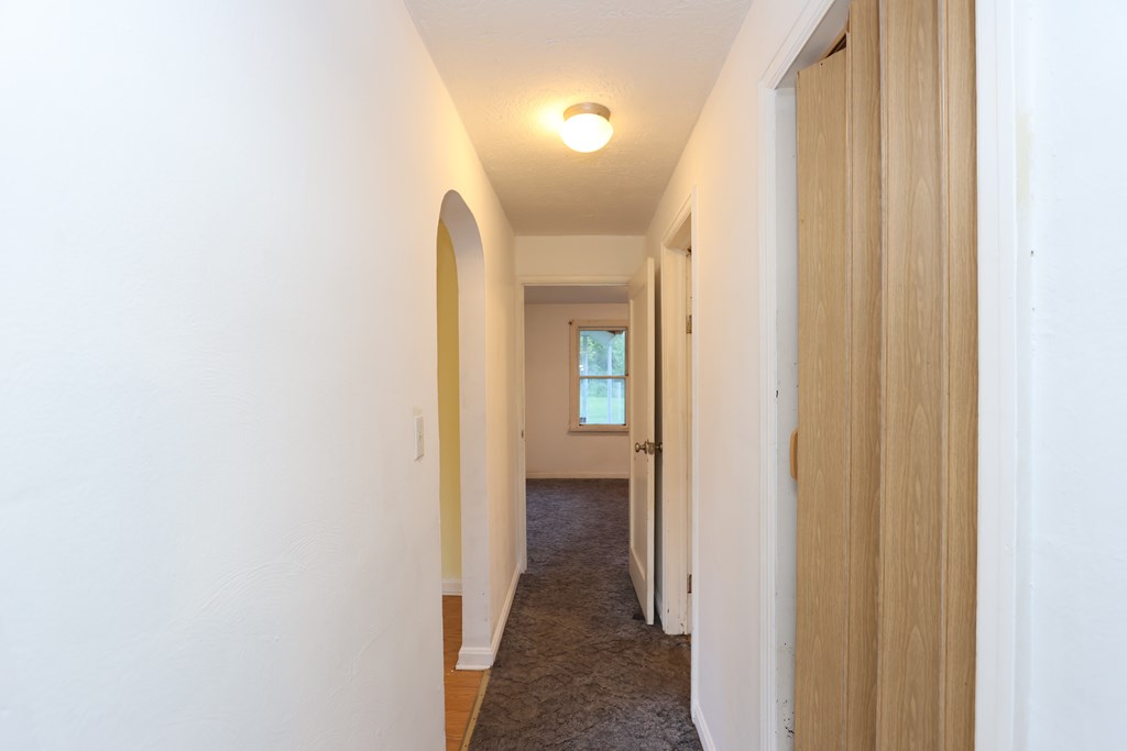 25 S Stewart Road, Mansfield, Ohio 44905, 3 Bedrooms Bedrooms, ,1 BathroomBathrooms,Residential,For Sale,Stewart Road,9067138