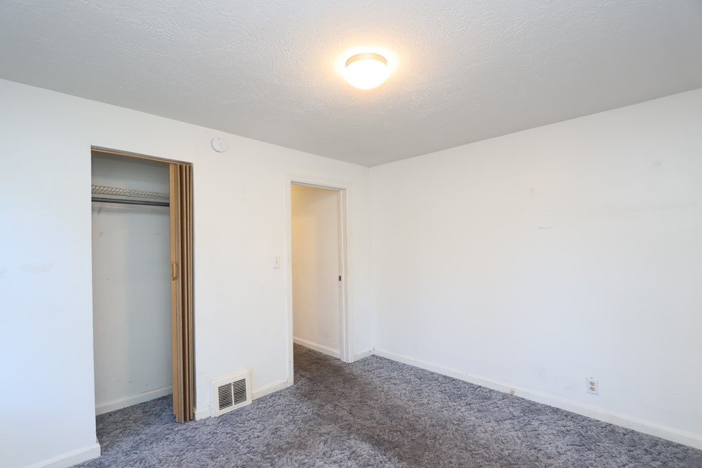 25 S Stewart Road, Mansfield, Ohio 44905, 3 Bedrooms Bedrooms, ,1 BathroomBathrooms,Residential,For Sale,Stewart Road,9067138