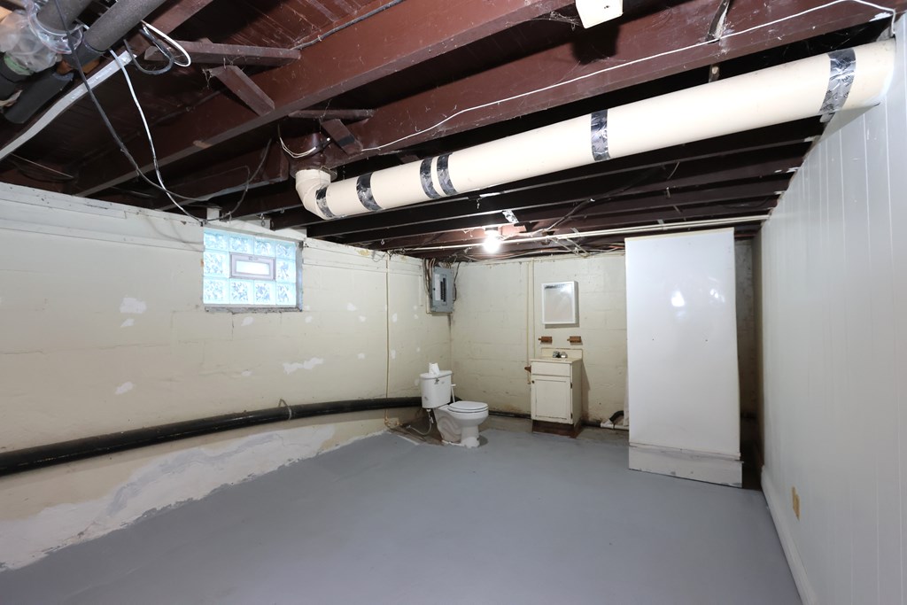 25 S Stewart Road, Mansfield, Ohio 44905, 3 Bedrooms Bedrooms, ,1 BathroomBathrooms,Residential,For Sale,Stewart Road,9067138