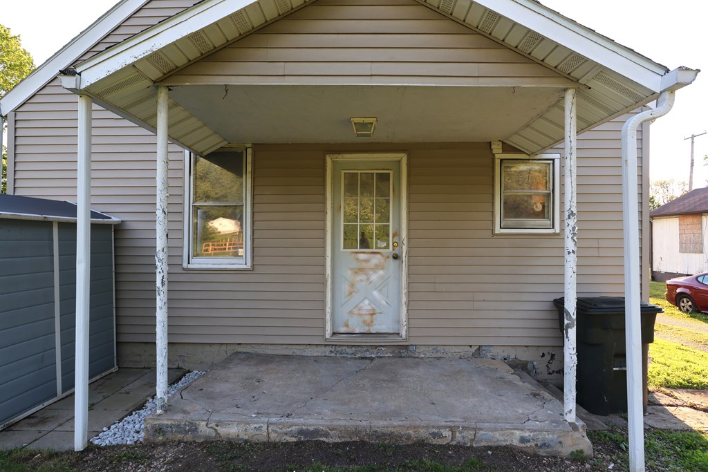 25 S Stewart Road, Mansfield, Ohio 44905, 3 Bedrooms Bedrooms, ,1 BathroomBathrooms,Residential,For Sale,Stewart Road,9067138