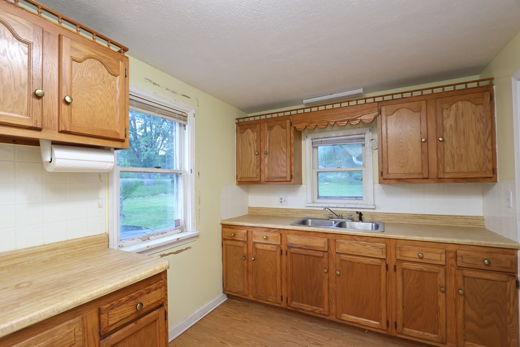 25 S Stewart Road, Mansfield, Ohio 44905, 3 Bedrooms Bedrooms, ,1 BathroomBathrooms,Residential,For Sale,Stewart Road,9067138