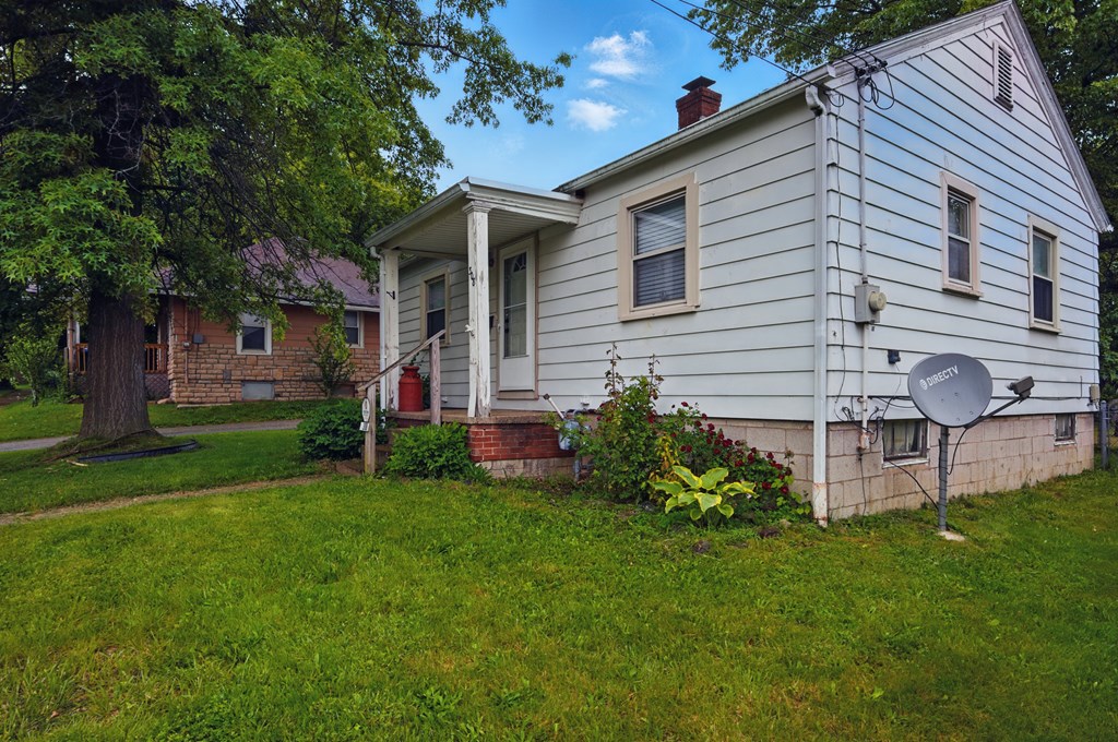 308 W Fourth Ave, Mansfield, Ohio 44905, 2 Bedrooms Bedrooms, ,1 BathroomBathrooms,Residential,For Sale,Fourth Ave,9067143