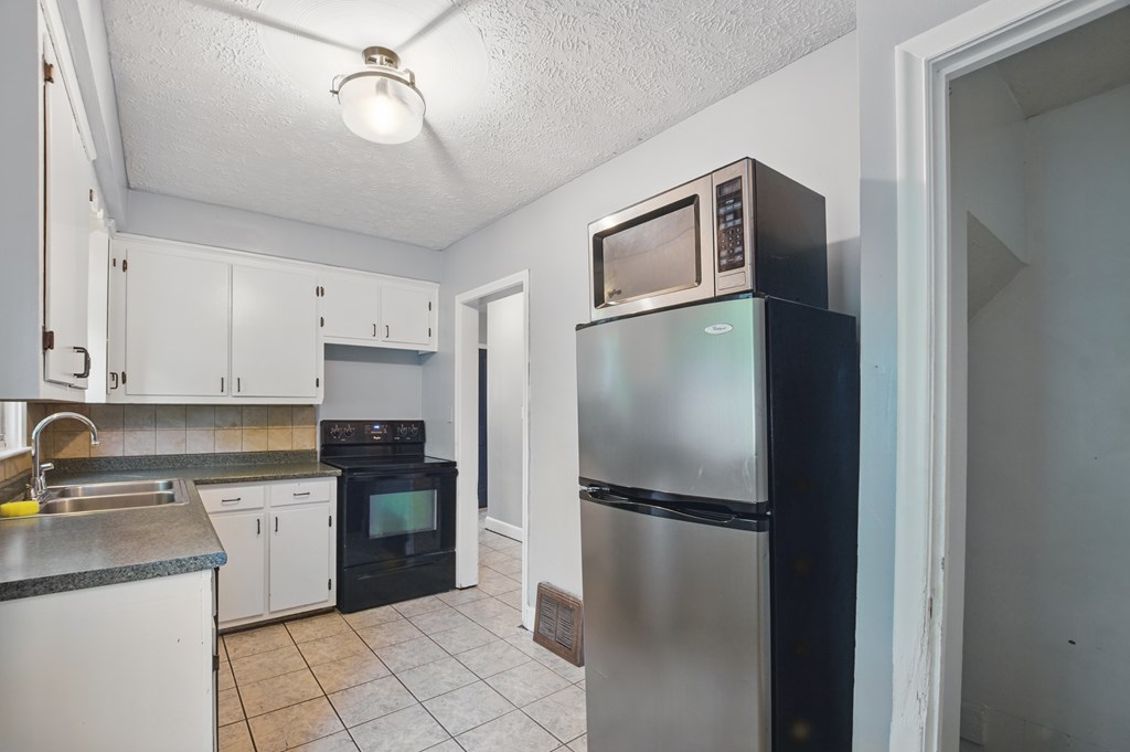 308 W Fourth Ave, Mansfield, Ohio 44905, 2 Bedrooms Bedrooms, ,1 BathroomBathrooms,Residential,For Sale,Fourth Ave,9067143