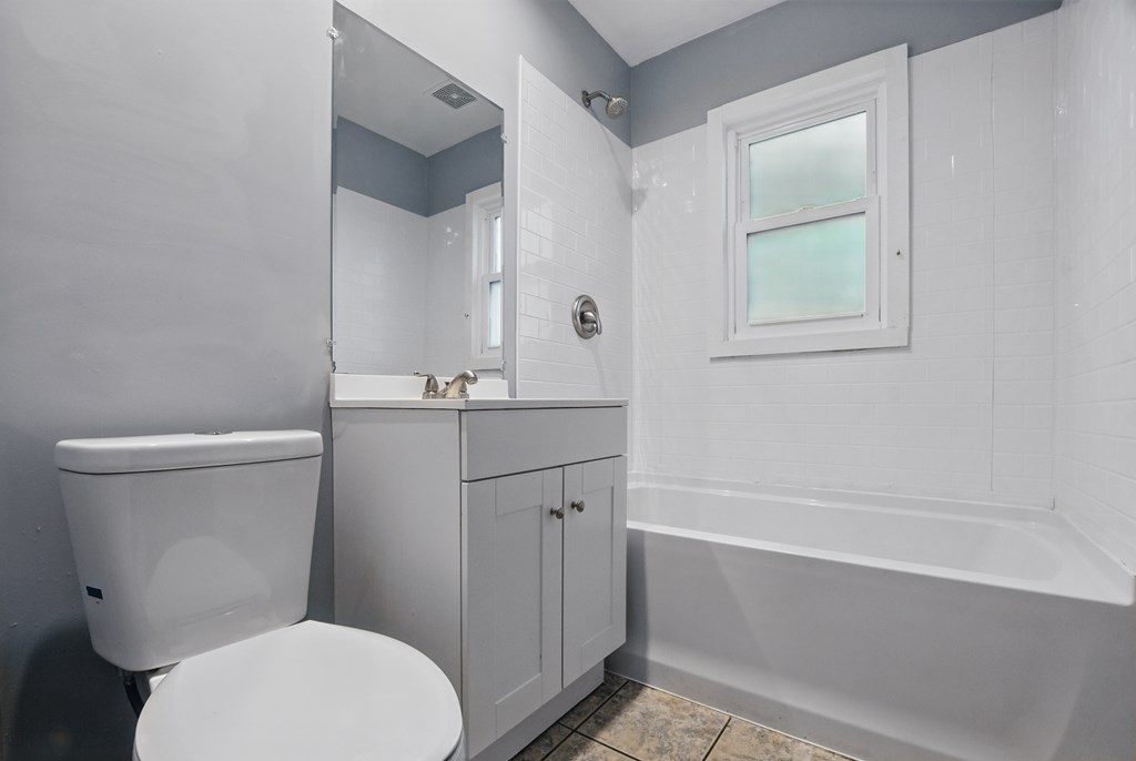 308 W Fourth Ave, Mansfield, Ohio 44905, 2 Bedrooms Bedrooms, ,1 BathroomBathrooms,Residential,For Sale,Fourth Ave,9067143