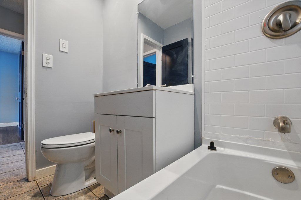 308 W Fourth Ave, Mansfield, Ohio 44905, 2 Bedrooms Bedrooms, ,1 BathroomBathrooms,Residential,For Sale,Fourth Ave,9067143