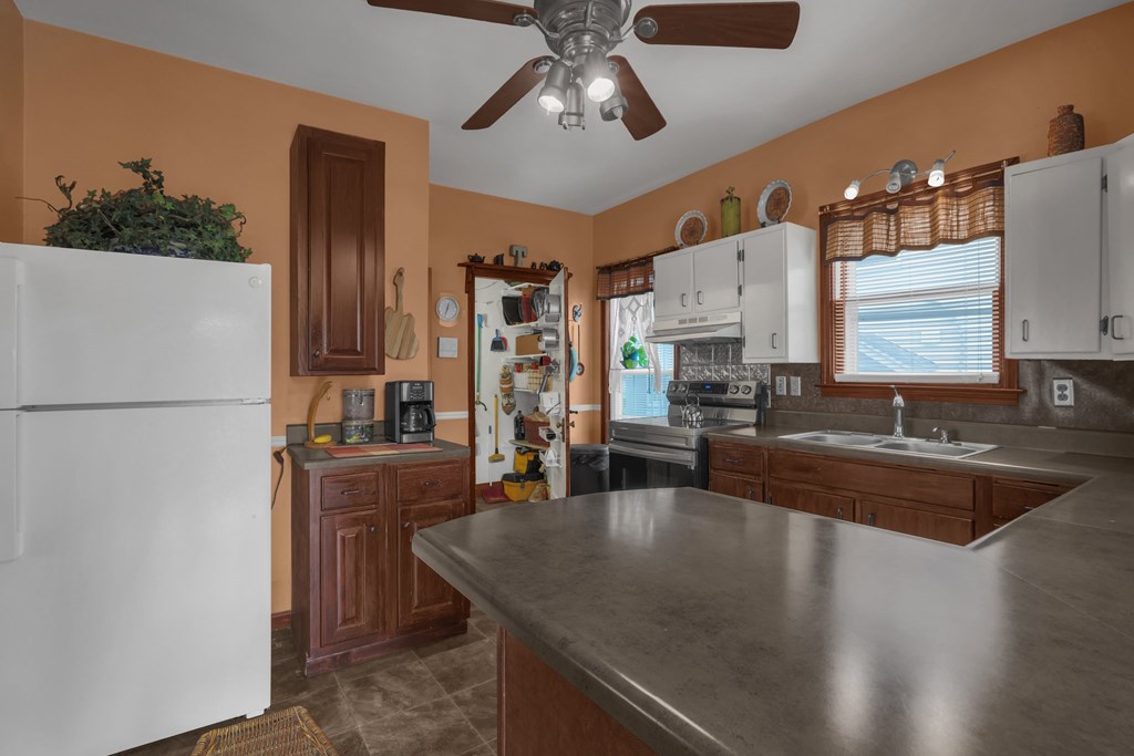 132 Orange Street, Galion, Ohio 44833, 3 Bedrooms Bedrooms, ,1 BathroomBathrooms,Residential,For Sale,Orange Street,9067158